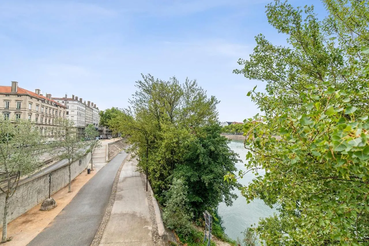 Modern Apartment Two Steps Away From The Rhone - Welkeys Lyon